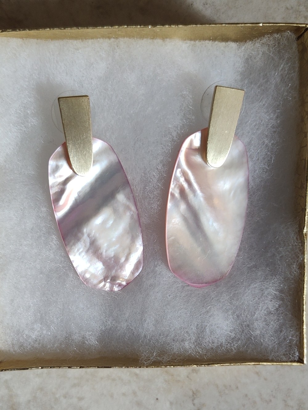 Kendra Scott Aragon Mother Of Pearl Blush Earrings
